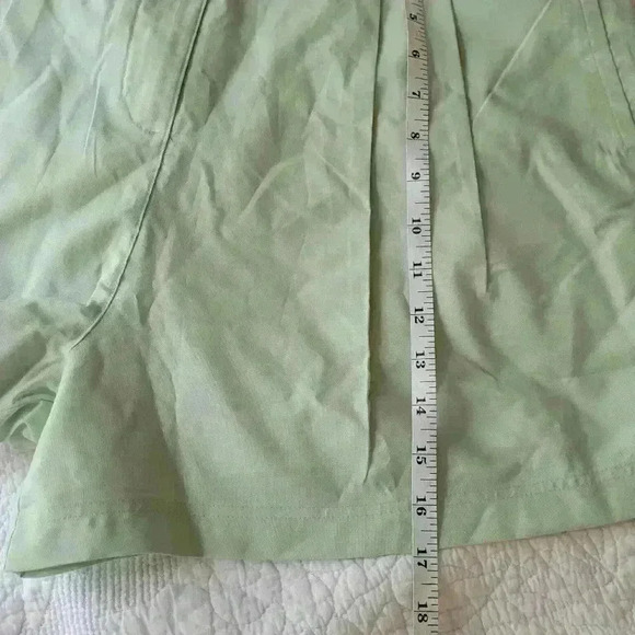 New Reebok Classics Loose fit Pants XL 'CL WOMENS TREND SHORT' in Light Sage - Picture 12 of 15